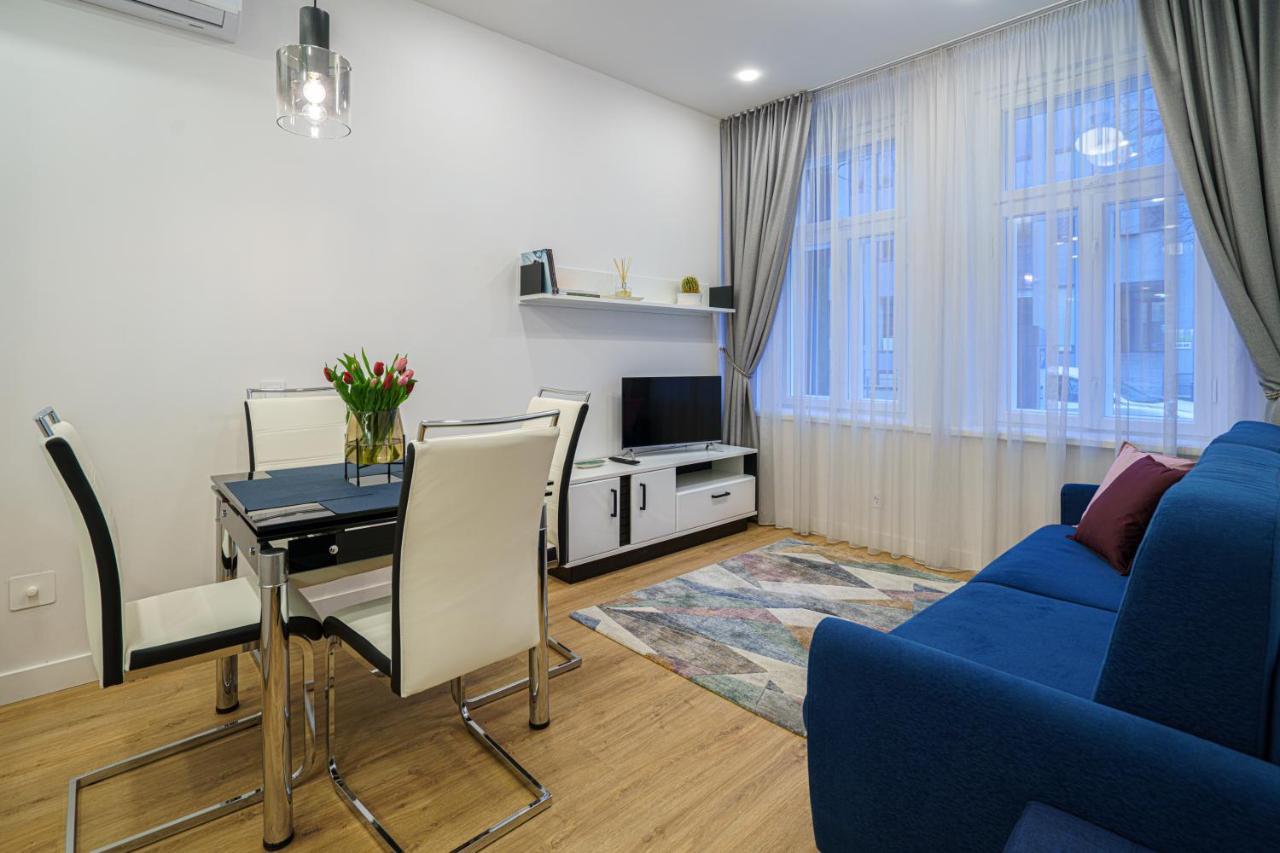 Moder Chic Apartment In Center-Prime Rentals كاوناس المظهر الخارجي الصورة