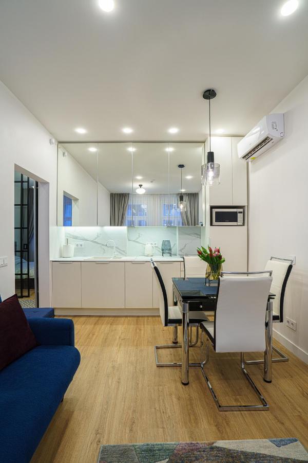 Moder Chic Apartment In Center-Prime Rentals كاوناس المظهر الخارجي الصورة